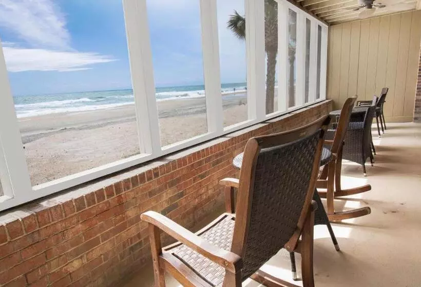 Отель Oceanfront Litchfield Inn