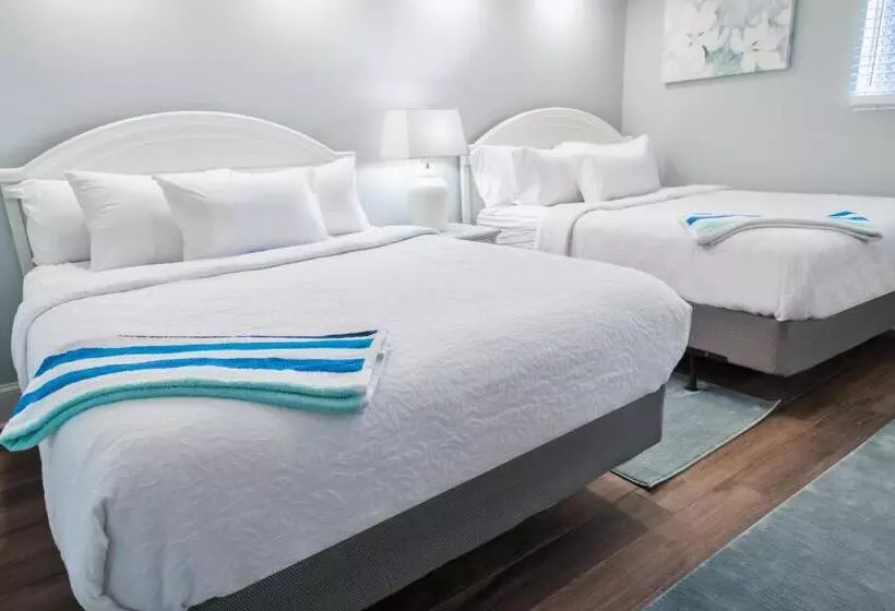 Отель Oceanfront Litchfield Inn