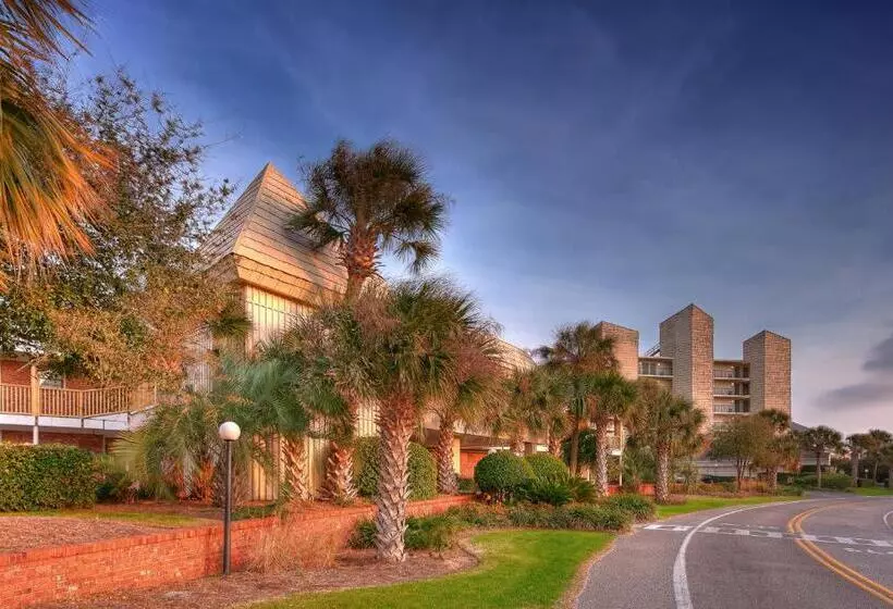 Отель Oceanfront Litchfield Inn