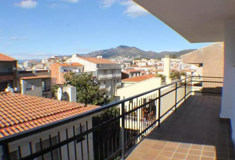 Agi Riu Segre Villa