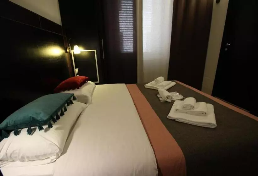 تختخواب و صبحانه Guest House Della Valle Roma