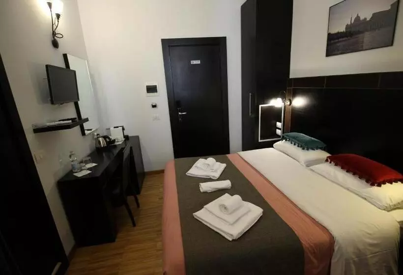 تختخواب و صبحانه Guest House Della Valle Roma