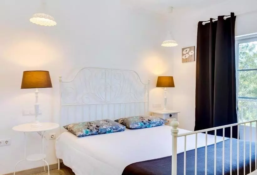 Quinta Almargem Lusitano Farm House