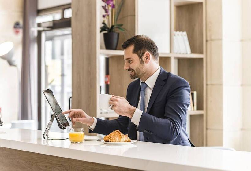 בית מלון כפרי Grand Hôtel Clichy Paris