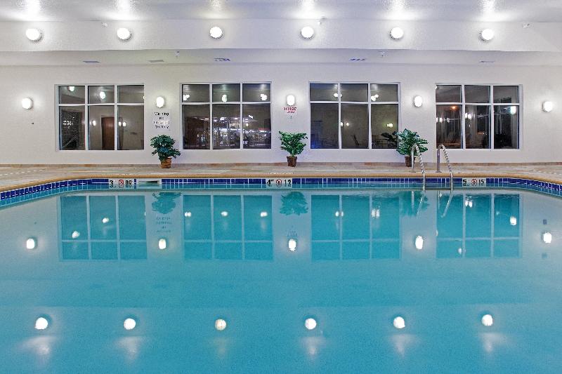 Отель Holiday Inn Express & Suites Buffalo By Ihg