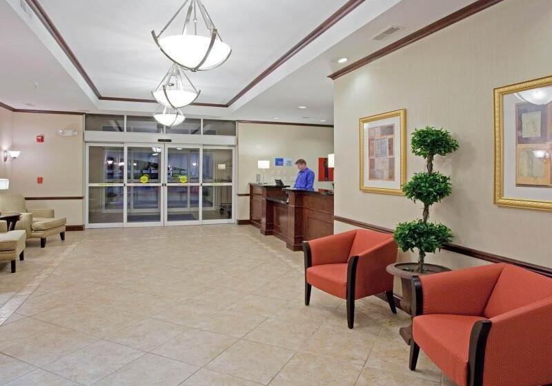 Отель Holiday Inn Express & Suites Buffalo By Ihg