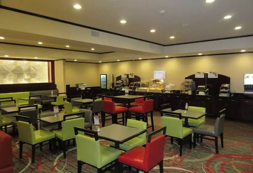 هتل Holiday Inn Express & Suites Butler, An Ihg