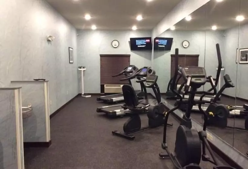 هتل Holiday Inn Express & Suites Butler, An Ihg