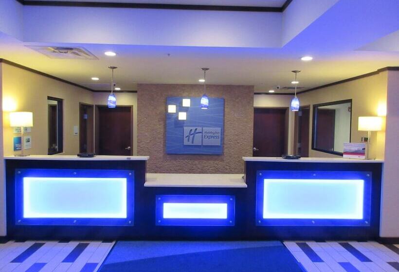 Отель Holiday Inn Express & Suites Butler, An Ihg