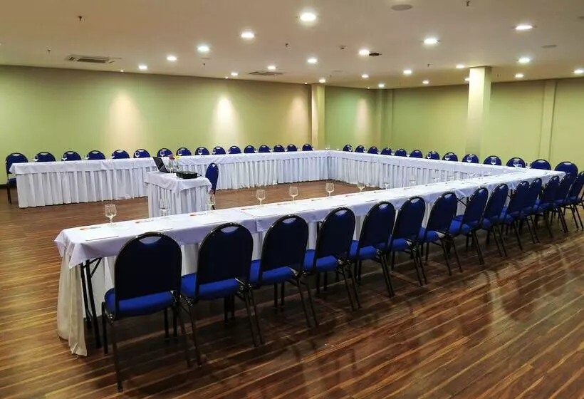 فندق Intercity Manaus