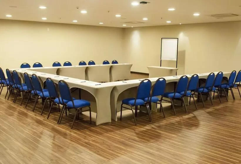 فندق Intercity Manaus