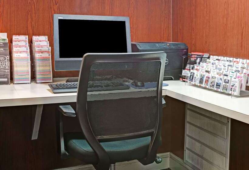 酒店 Wyndham Garden Long Island City