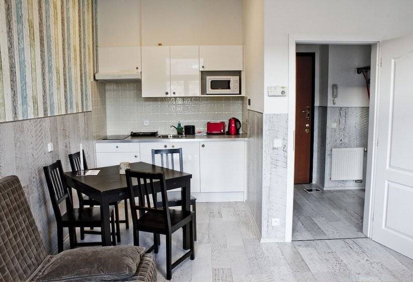 Royal Court Legerova