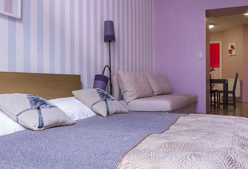 Royal Court Legerova