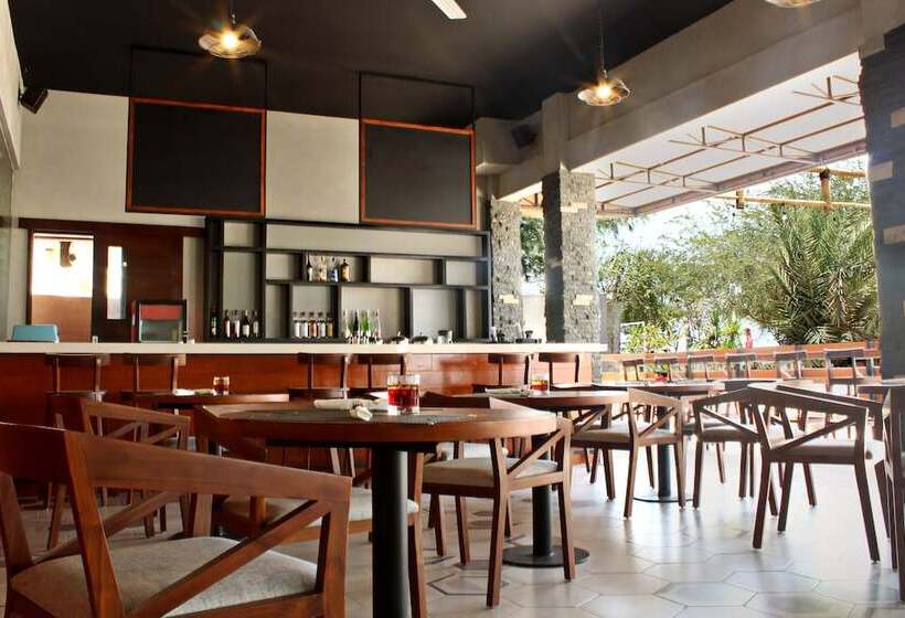 Aston Sunset Beach Resort  Gili Trawangan