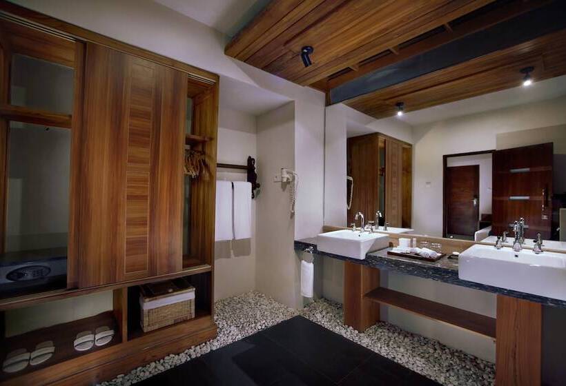 Aston Sunset Beach Resort  Gili Trawangan