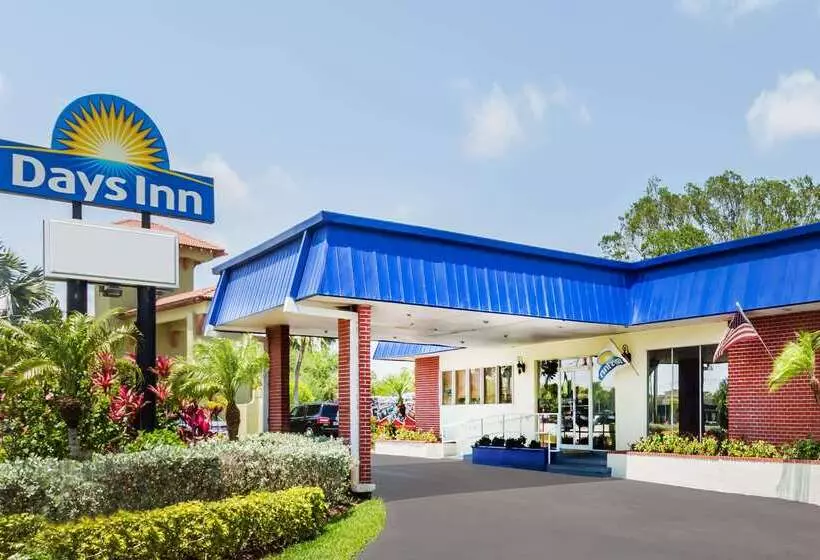 Days Inn By Wyndham Fort Myers Springs Resort