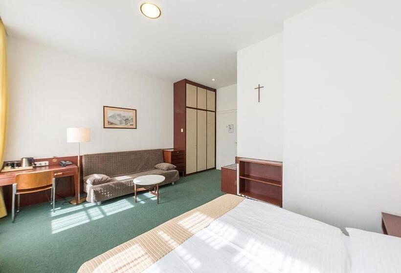 여관 Benediktushaus Im Schottenstift