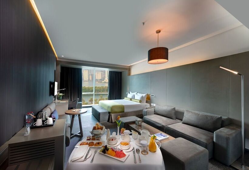 בית מלון כפרי 72 Sharjah Waterfront