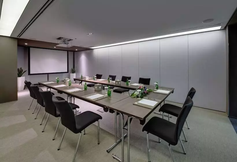 ホテル 72 Sharjah Waterfront