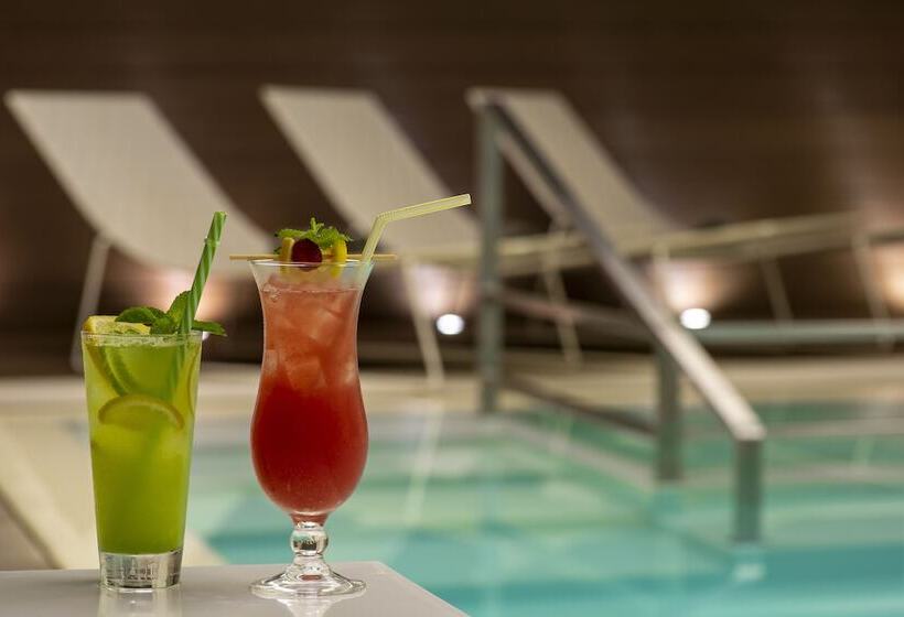 هتل 72 Sharjah Waterfront