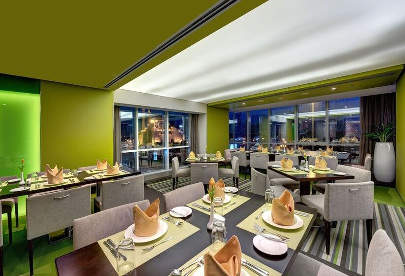 בית מלון כפרי 72 Sharjah Waterfront