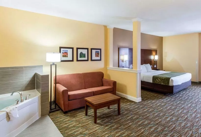 Отель Comfort Suites Cotulla Near I35