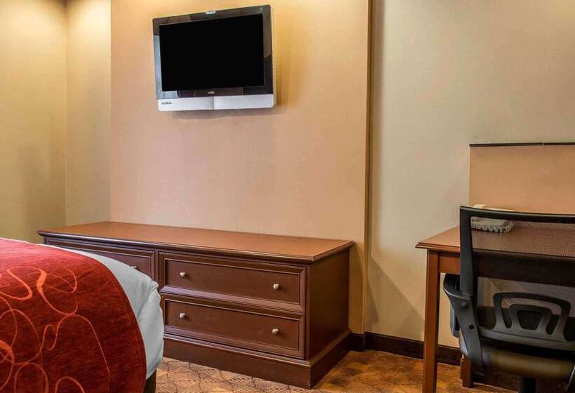 Отель Comfort Suites