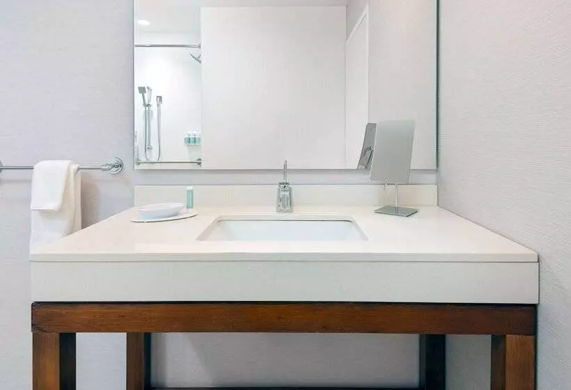 فندق Courtyard By Marriott Buffalo Downtown/canalside