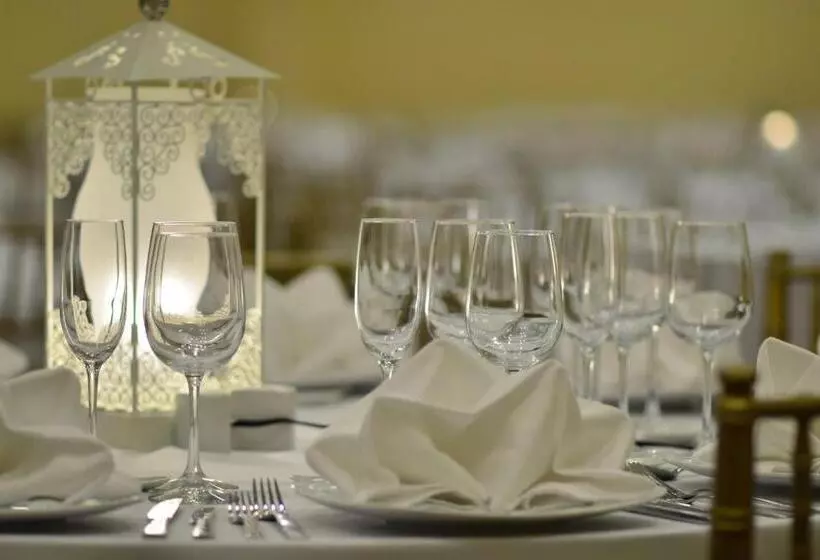 Отель Courtyard Toluca Tollocan