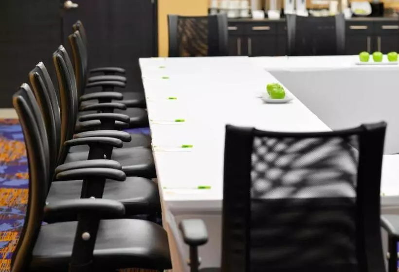 Отель Courtyard Toluca Tollocan