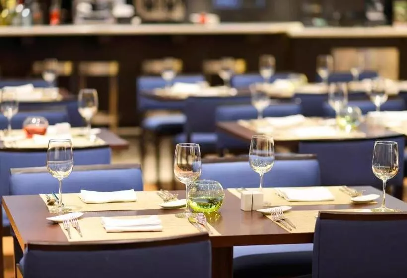 Отель Courtyard Toluca Tollocan