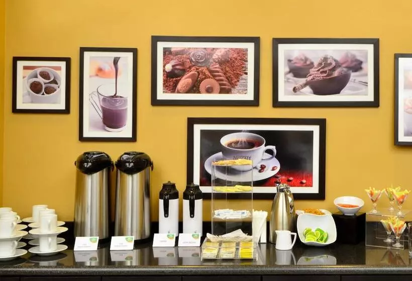 Отель Courtyard Toluca Tollocan