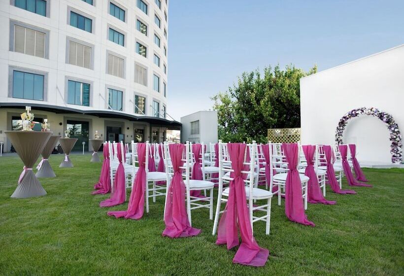 ホテル Crowne Plaza Istanbul Oryapark, An Ihg