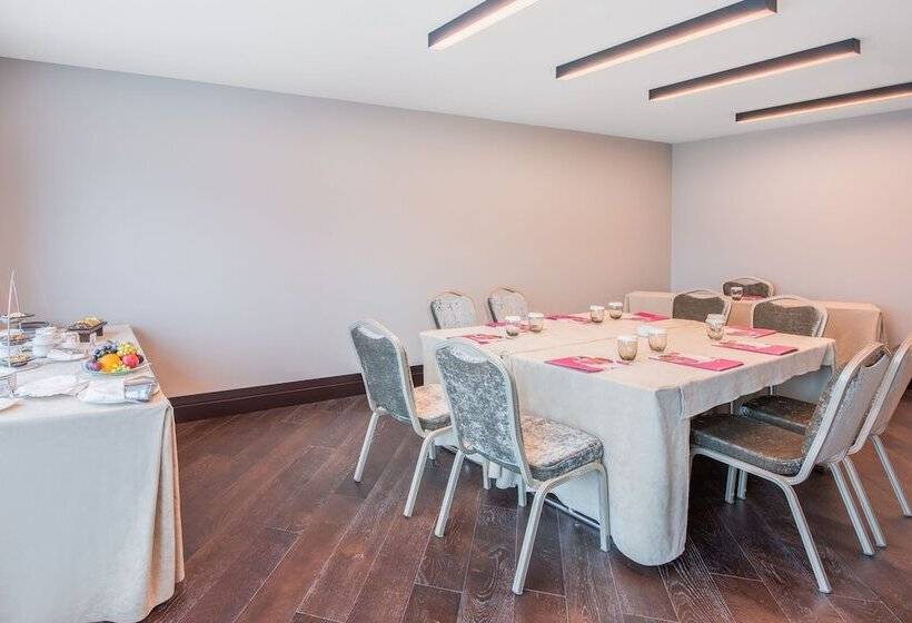 ホテル Crowne Plaza Istanbul Oryapark, An Ihg