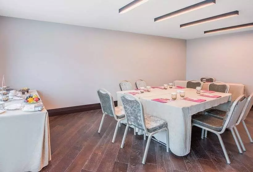 ホテル Crowne Plaza Istanbul Oryapark, An Ihg