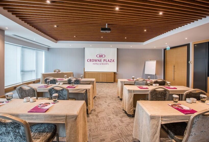 ホテル Crowne Plaza Istanbul Oryapark, An Ihg