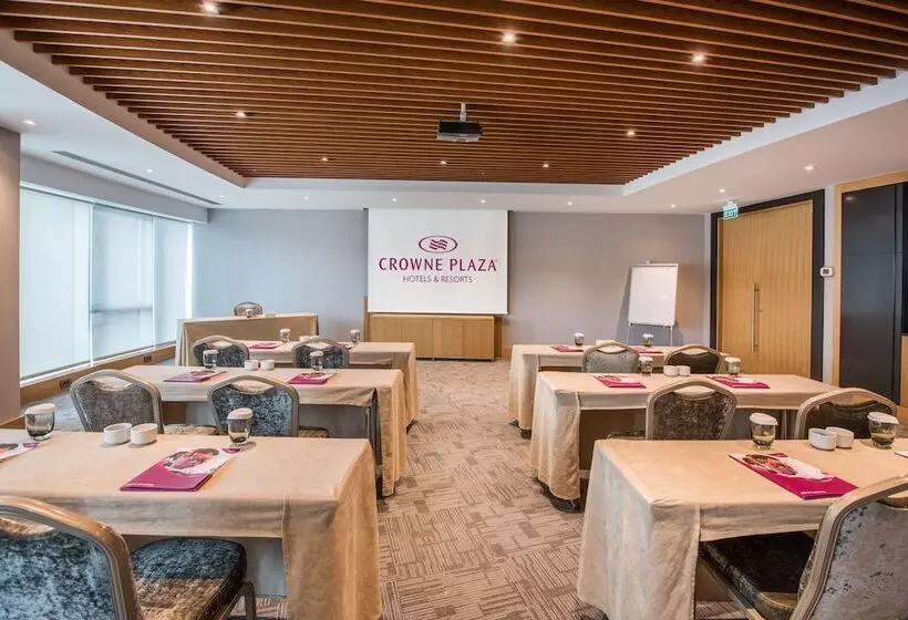 ホテル Crowne Plaza Istanbul Oryapark, An Ihg