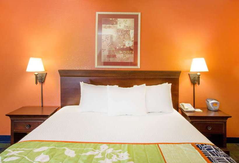 ホテル Days Inn By Wyndham Fremont