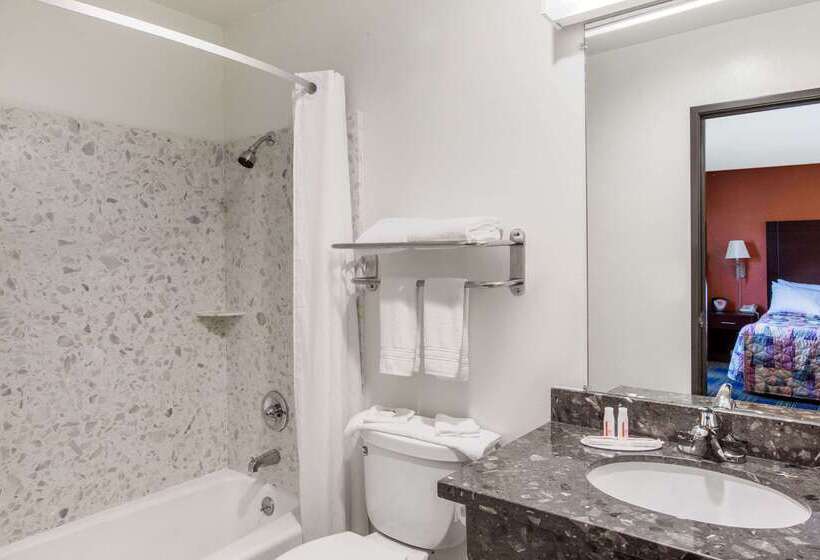 ホテル Days Inn By Wyndham Fremont