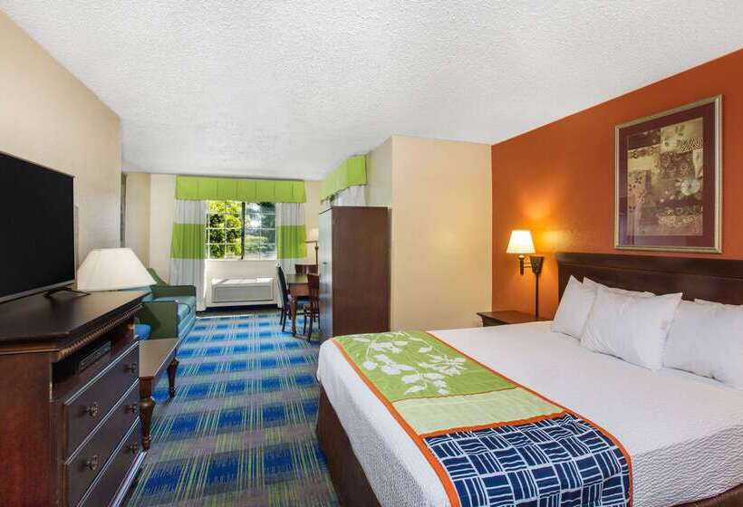 ホテル Days Inn By Wyndham Fremont