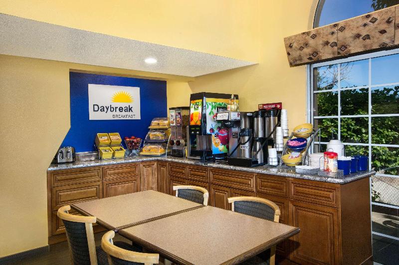 ホテル Days Inn By Wyndham Fremont