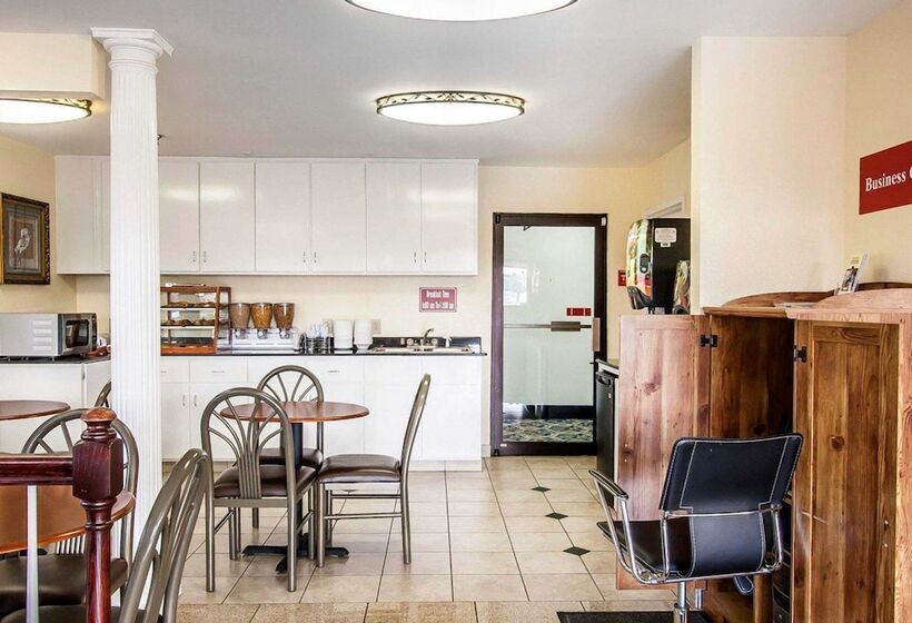 Motel 6 Prattville, Al