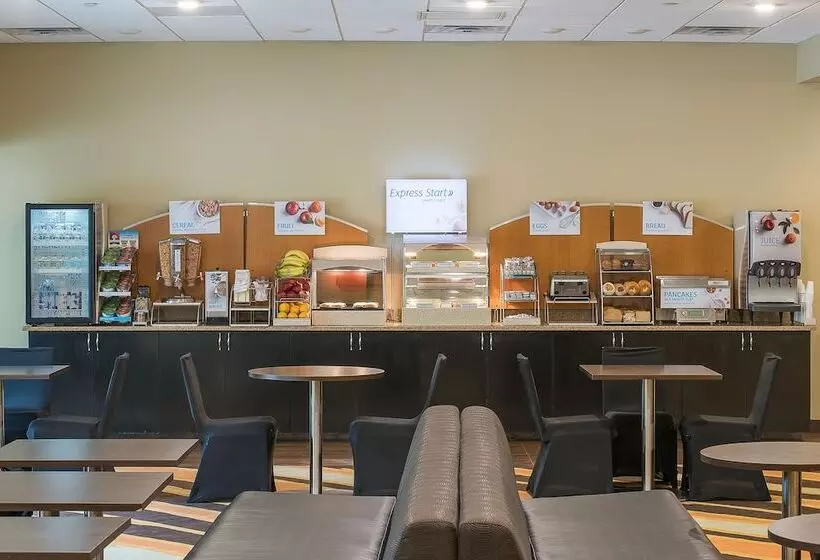 Отель Holiday Inn Express Princeton Southeast, An Ihg