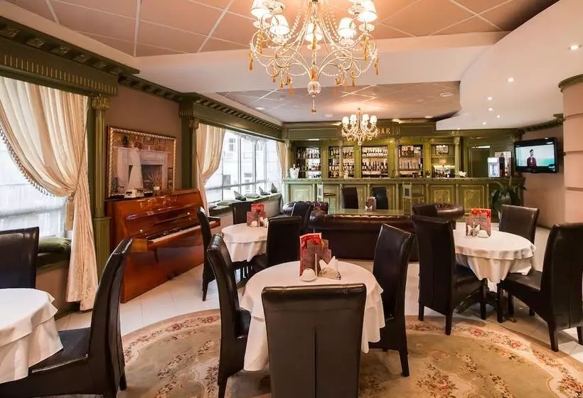 هتل Mercure Chisinau Center Jazz
