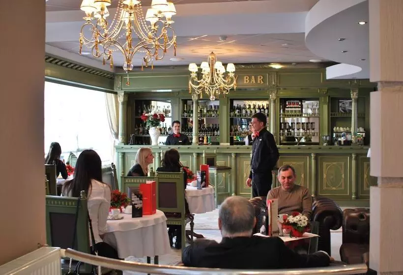 هتل Mercure Chisinau Center Jazz