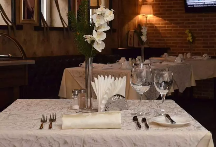 هتل Mercure Chisinau Center Jazz