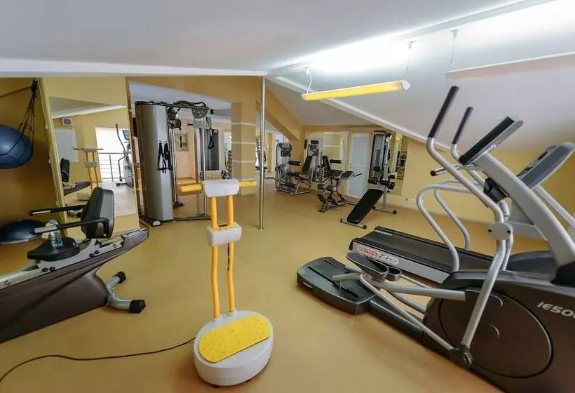 هتل Mercure Chisinau Center Jazz