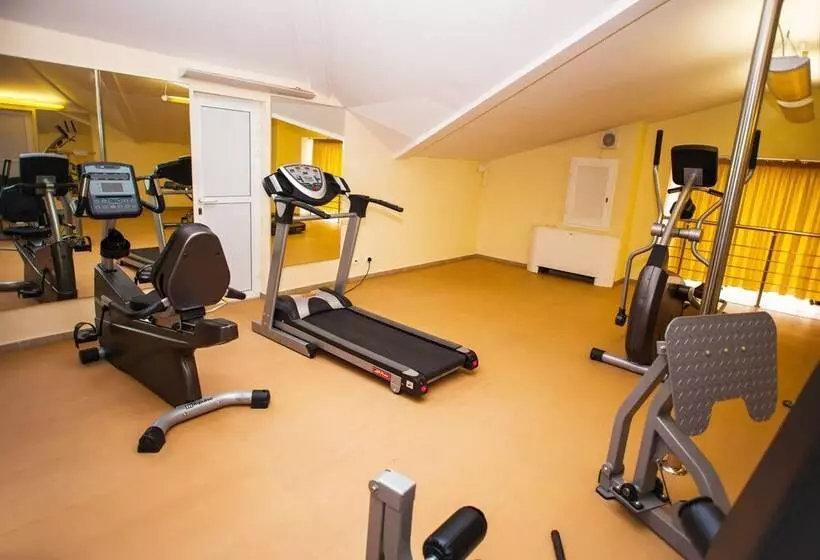 هتل Mercure Chisinau Center Jazz