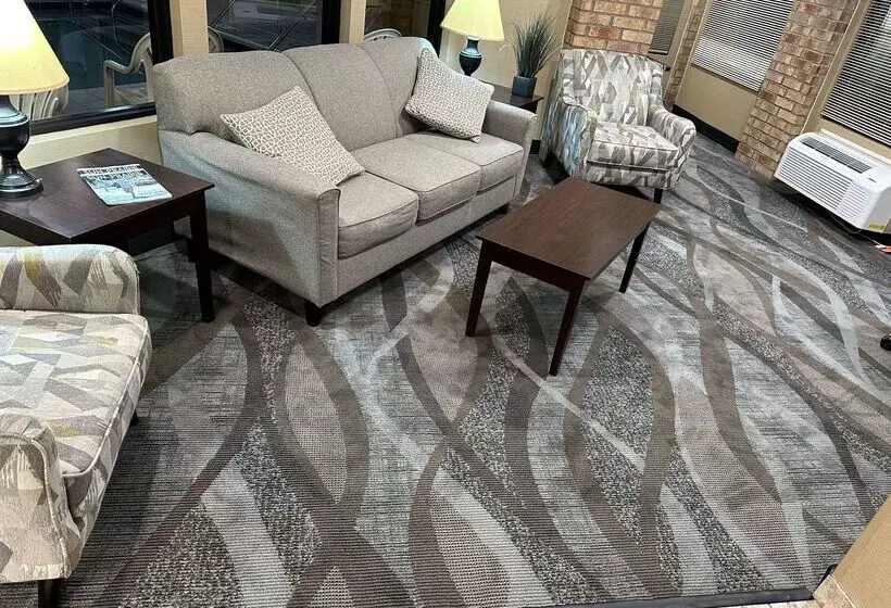 Отель Quality Inn & Suites Sun Prairie Madison East